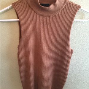 Rue 21 sleeveless cropped mustard shirt